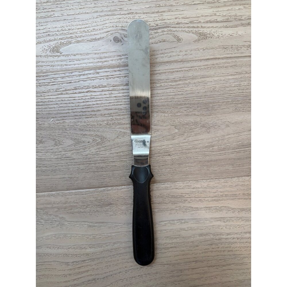 Wilton Stainless Steel Angled Spatula With Black Handle For Baking & Frosting